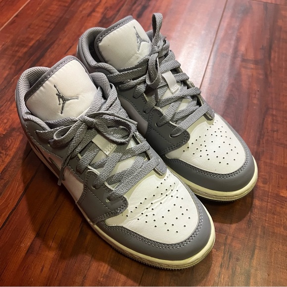 Grey Jordan 1 low - Picture 5 of 7
